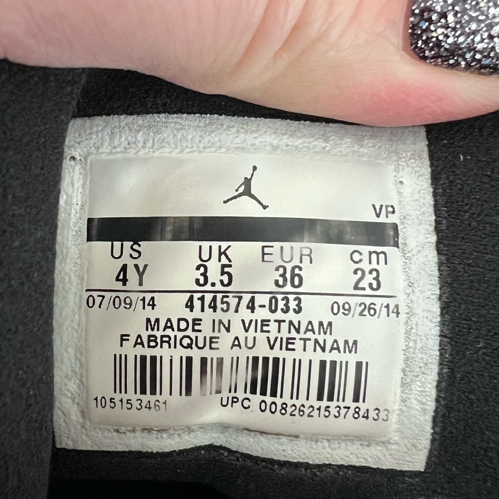 Kids Jordan 13s Black and Red- Brand: Jordan Size: 4y GUC - Picture 7 of 9